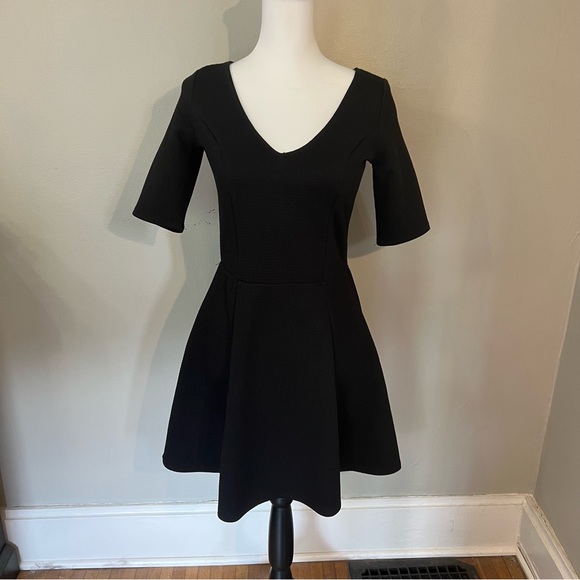 Hollister Dresses & Skirts - NWT - Hollister dress, size M